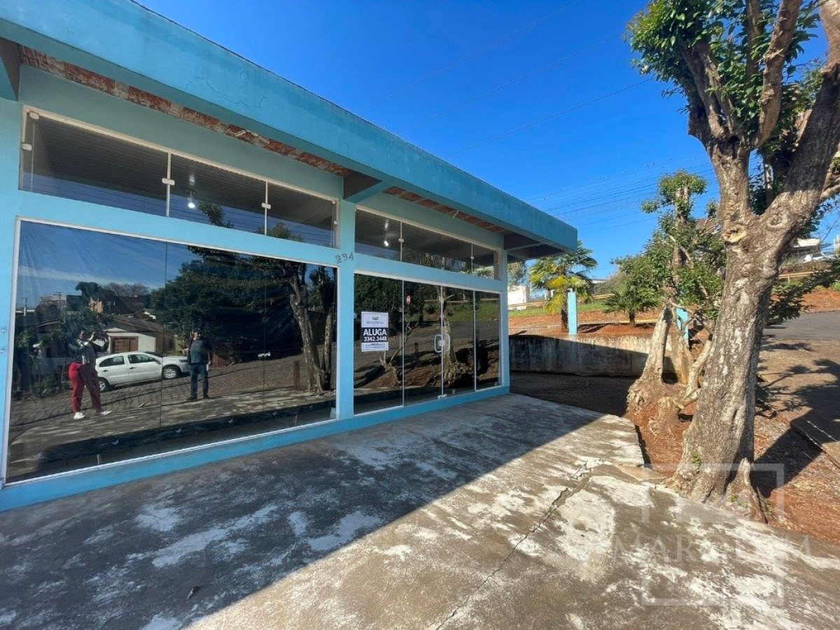 Salas/Conjuntos com 81m², Nao suíte, no bairro Santa Rita em Marau