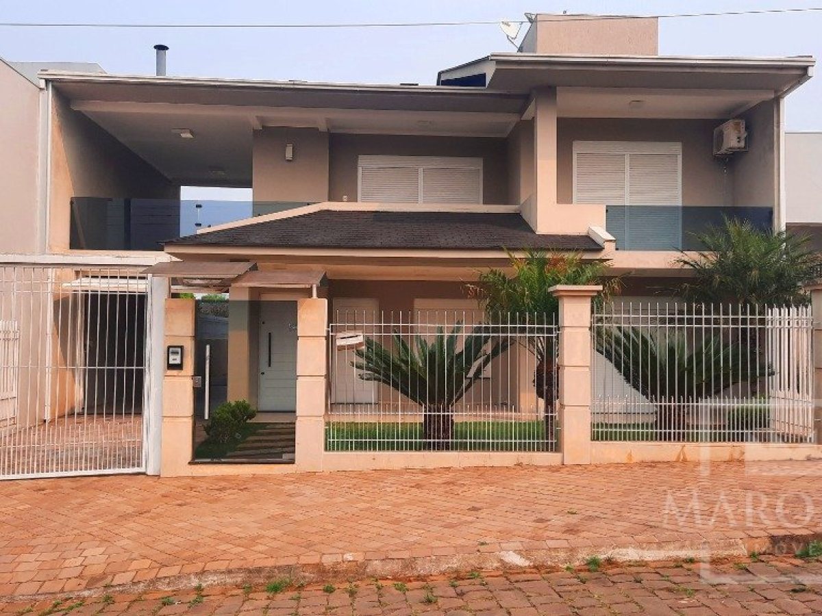 Casa com 302m², 6 dormitórios, Sim suíte, 5 vagas, no bairro Casa Com 2 Moradia em Marau
