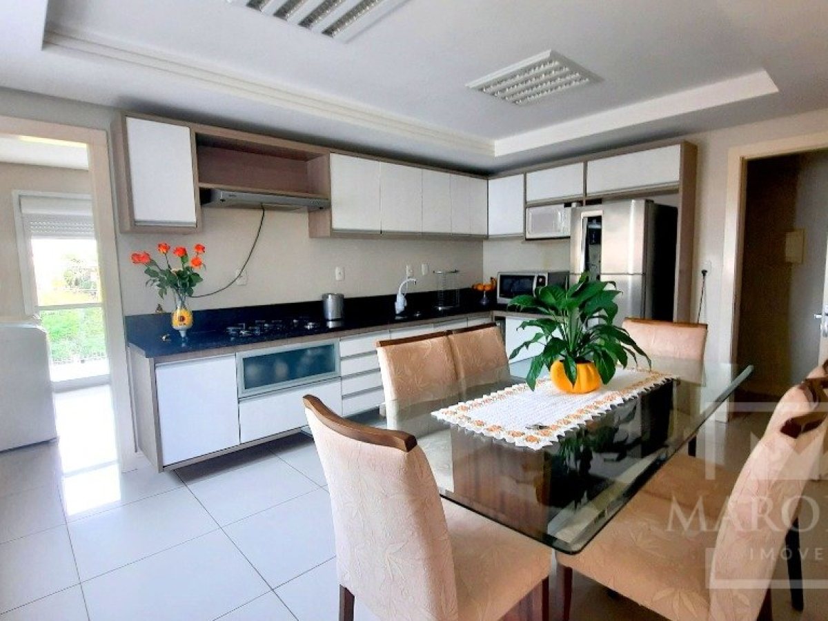 Casa com 302m², 6 dormitórios, Sim suíte, 5 vagas, no bairro Casa Com 2 Moradia em Marau