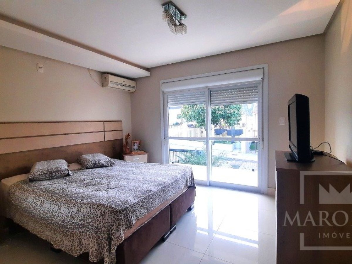 Casa com 302m², 6 dormitórios, Sim suíte, 5 vagas, no bairro Casa Com 2 Moradia em Marau