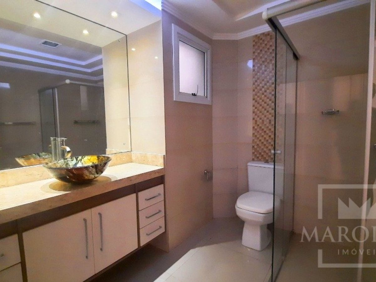 Casa com 302m², 6 dormitórios, Sim suíte, 5 vagas, no bairro Casa Com 2 Moradia em Marau