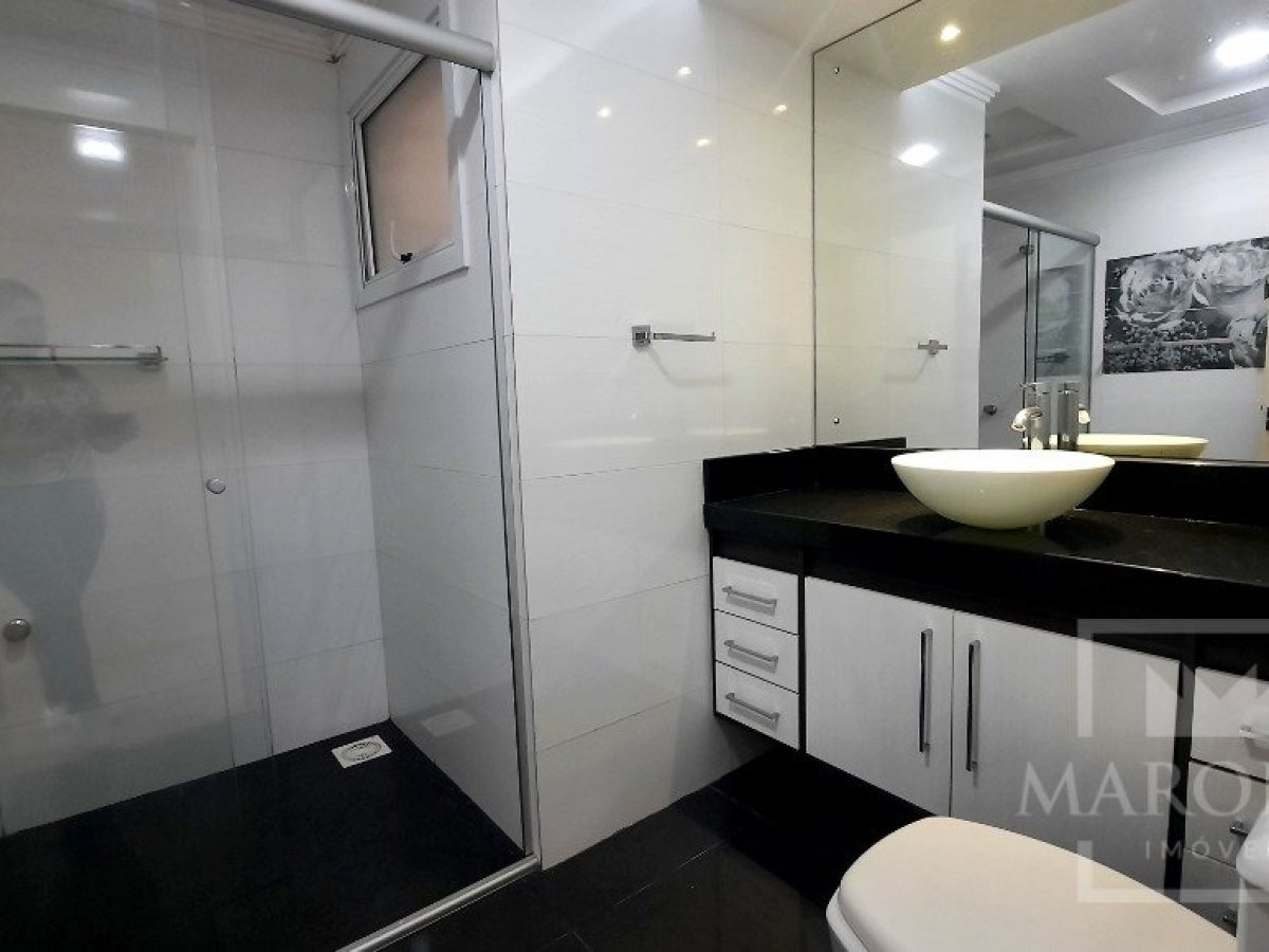 Casa com 302m², 6 dormitórios, Sim suíte, 5 vagas, no bairro Casa Com 2 Moradia em Marau