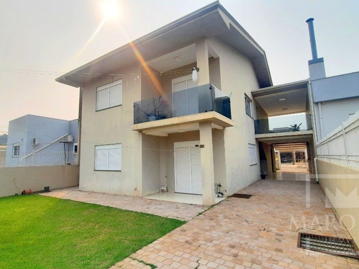 Casa com 302m², 6 dormitórios, Sim suíte, 5 vagas, no bairro Casa Com 2 Moradia em Marau