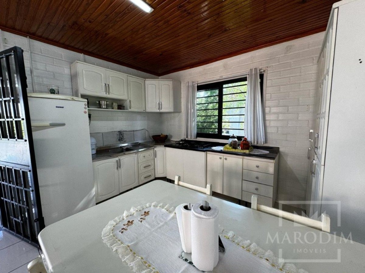 Sítio com 85m², 3 dormitórios, Nao suíte, 2 vagas, no bairro Barragem Capingui em Marau