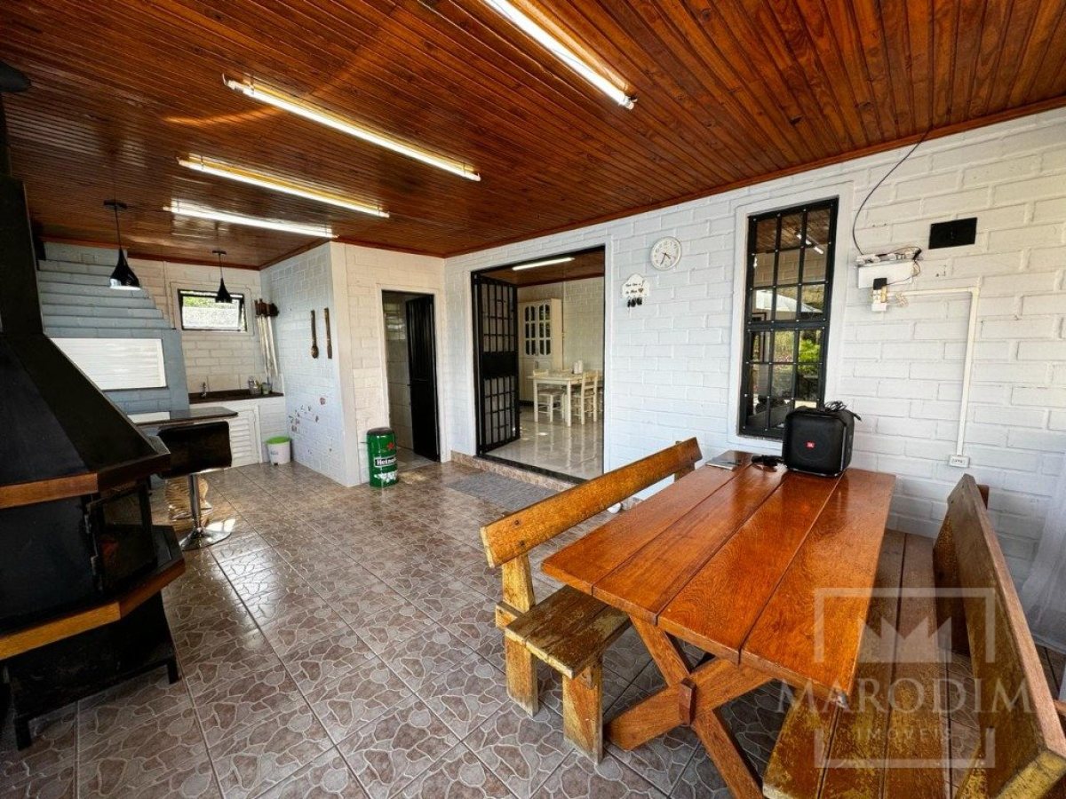 Sítio com 85m², 3 dormitórios, Nao suíte, 2 vagas, no bairro Barragem Capingui em Marau