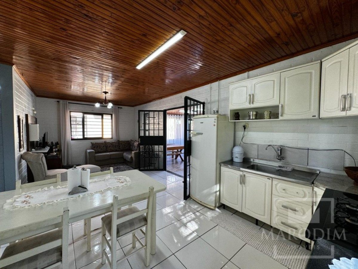 Sítio com 85m², 3 dormitórios, Nao suíte, 2 vagas, no bairro Barragem Capingui em Marau