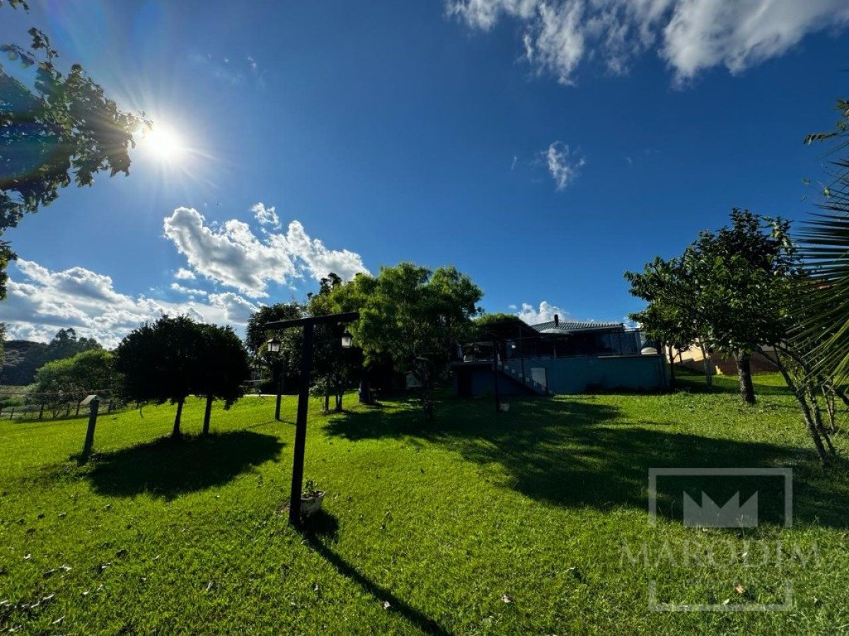 Sítio com 85m², 3 dormitórios, Nao suíte, 2 vagas, no bairro Barragem Capingui em Marau