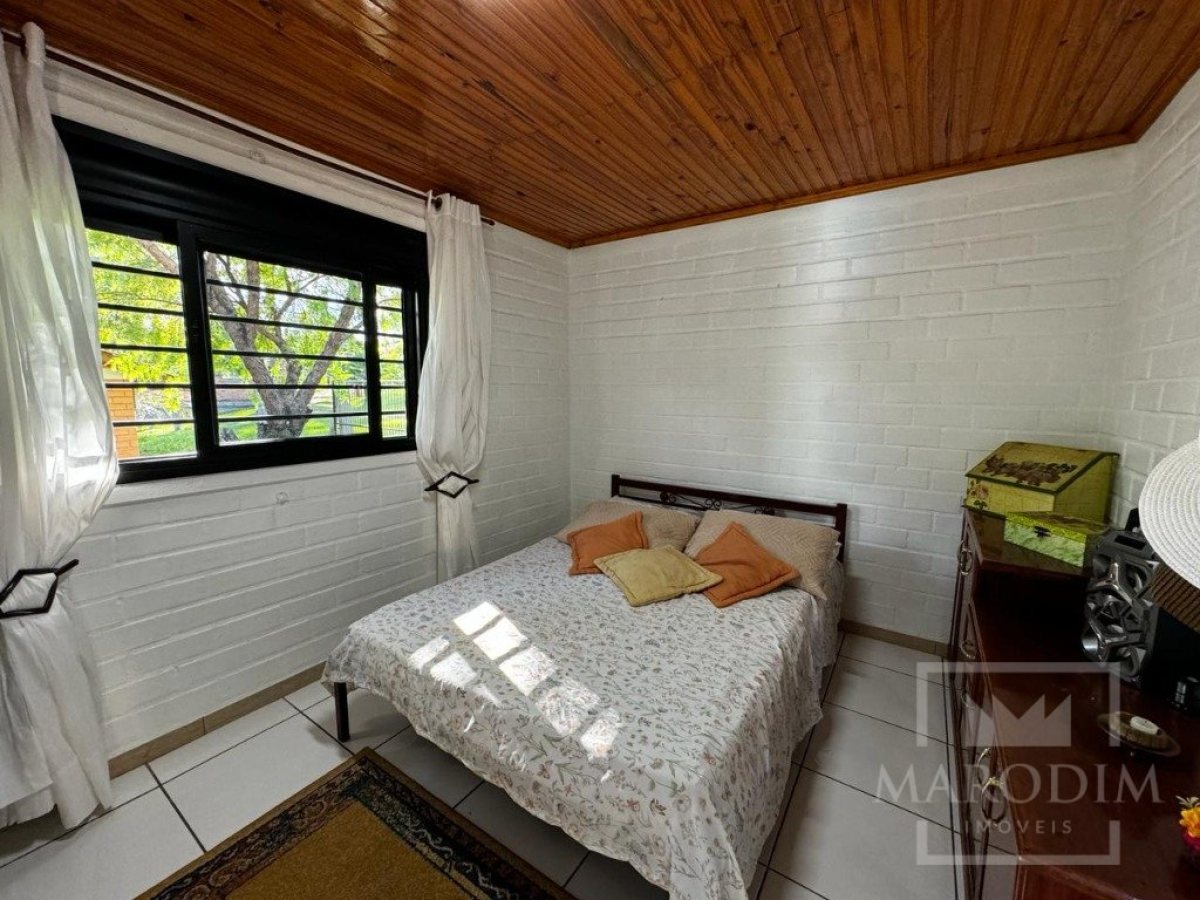 Sítio com 85m², 3 dormitórios, Nao suíte, 2 vagas, no bairro Barragem Capingui em Marau