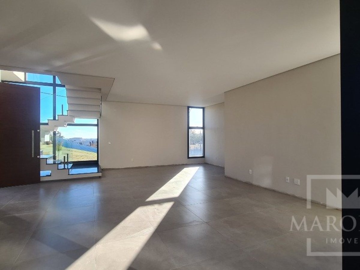 Casa com 265m², 3 dormitórios, Nao suíte, 2 vagas, no bairro Rodovia ERS 324 em Marau