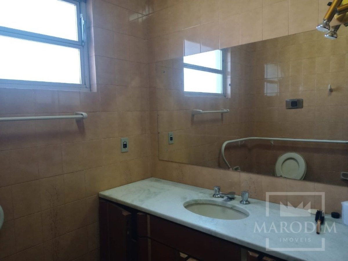 Salas/Conjuntos com 192m², Nao suíte, no bairro Centro em Marau