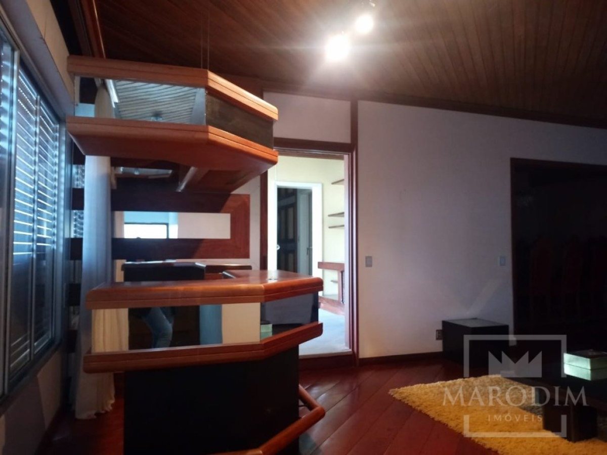 Salas/Conjuntos com 192m², Nao suíte, no bairro Centro em Marau