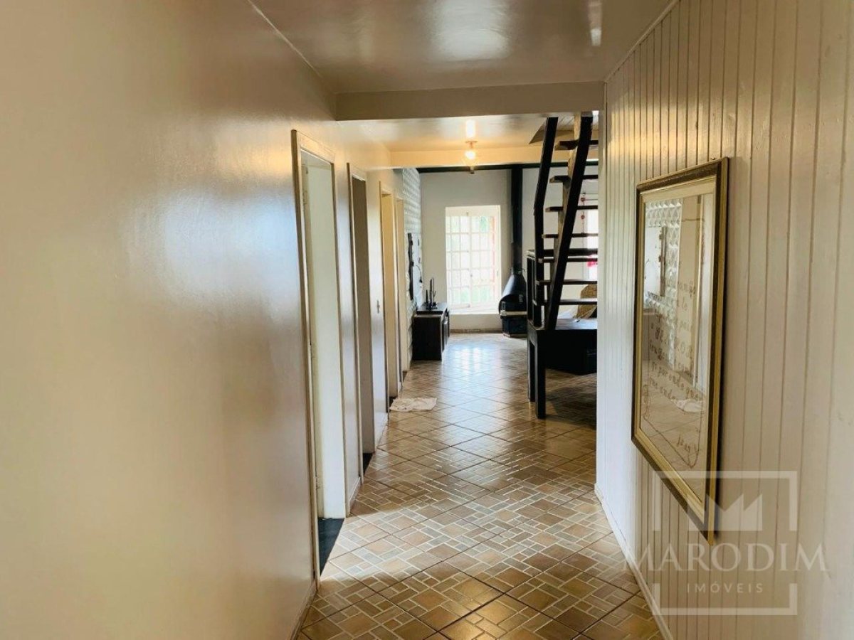 Chácara com 200m², 4 dormitórios, Sim suíte, 2 vagas, no bairro Barragem Capingui em Marau