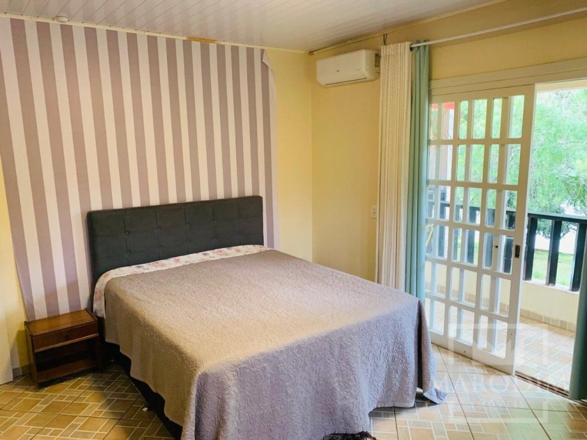 Chácara com 200m², 4 dormitórios, Sim suíte, 2 vagas, no bairro Barragem Capingui em Marau