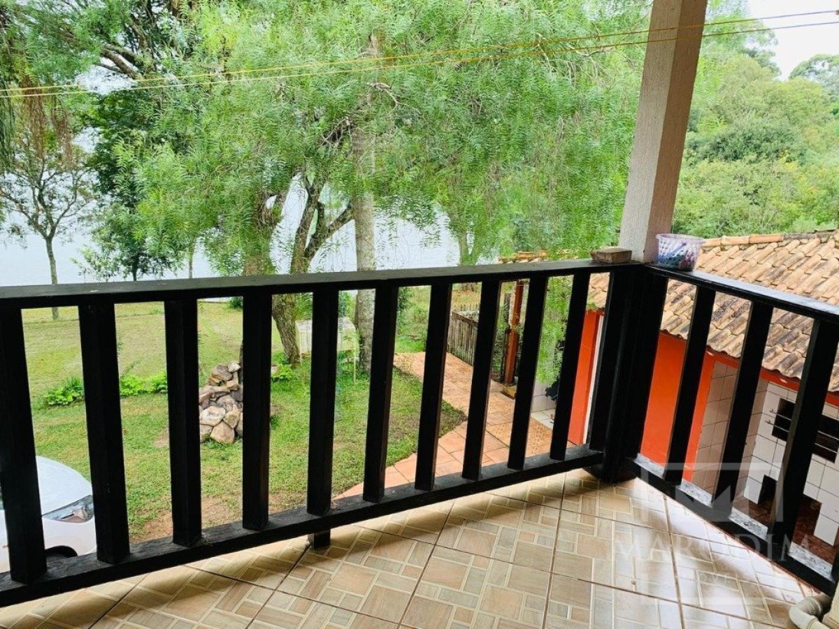 Chácara com 200m², 4 dormitórios, Sim suíte, 2 vagas, no bairro Barragem Capingui em Marau