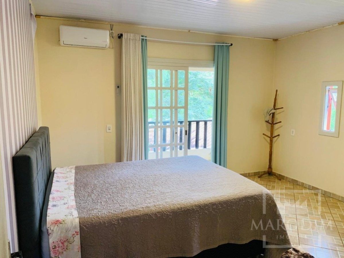 Chácara com 200m², 4 dormitórios, Sim suíte, 2 vagas, no bairro Barragem Capingui em Marau