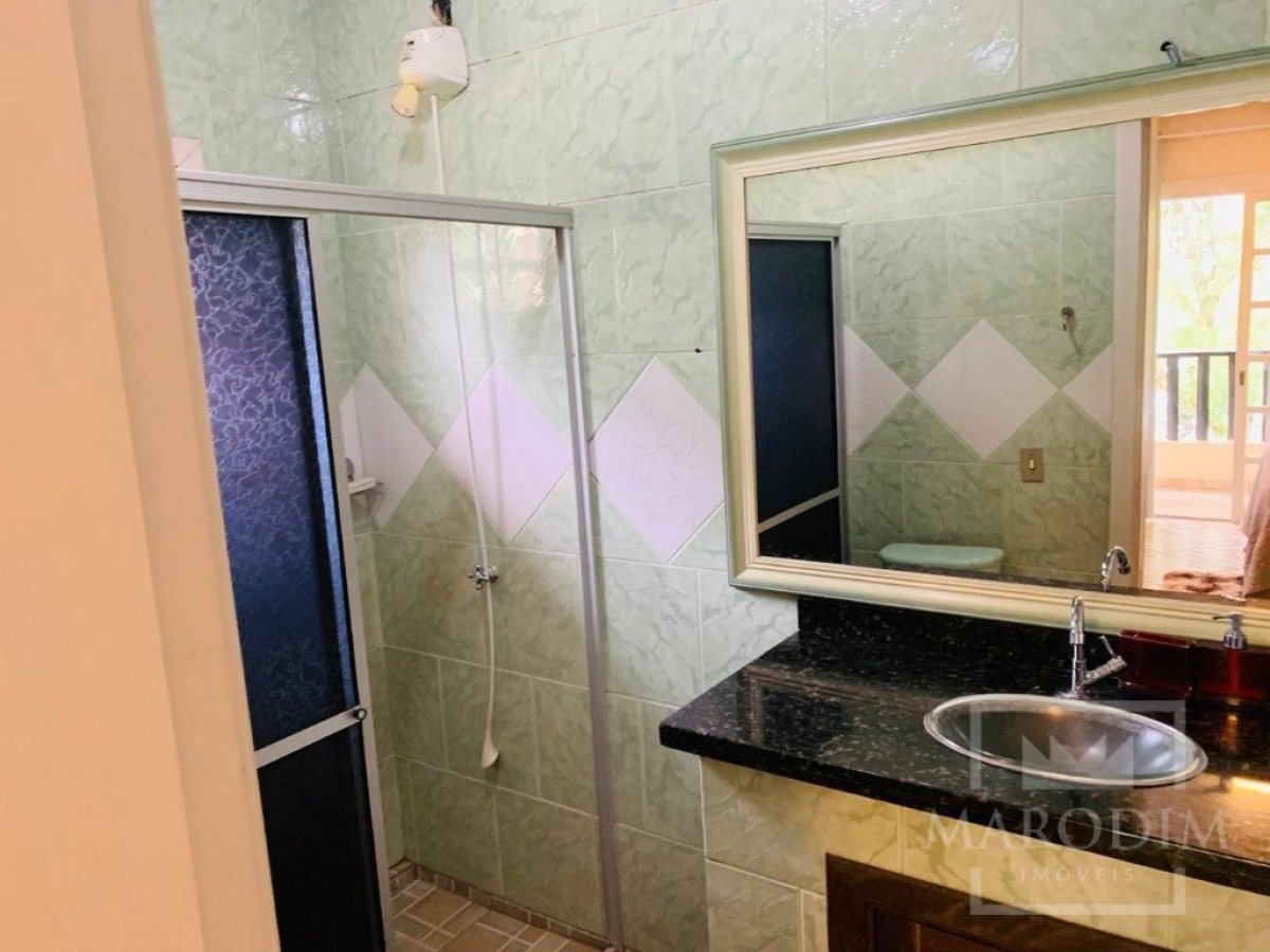 Chácara com 200m², 4 dormitórios, Sim suíte, 2 vagas, no bairro Barragem Capingui em Marau