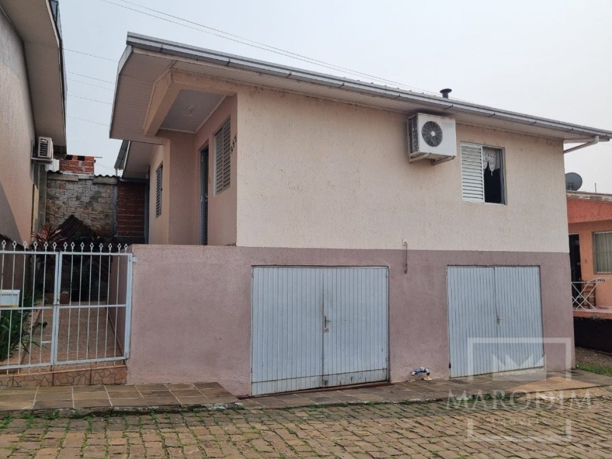 Casa com 103m², 2 dormitórios, Nao suíte, 2 vagas, no bairro Santa Rita em Marau