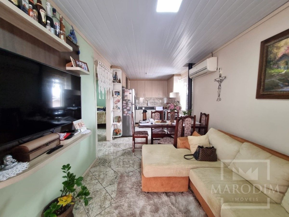 Casa com 103m², 2 dormitórios, Nao suíte, 2 vagas, no bairro Santa Rita em Marau