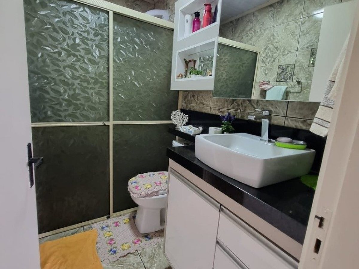 Casa com 103m², 2 dormitórios, Nao suíte, 2 vagas, no bairro Santa Rita em Marau