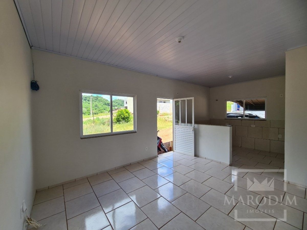 Casa com 52m², 2 dormitórios, Nao suíte, 1 vaga, no bairro Santa Helena em Marau