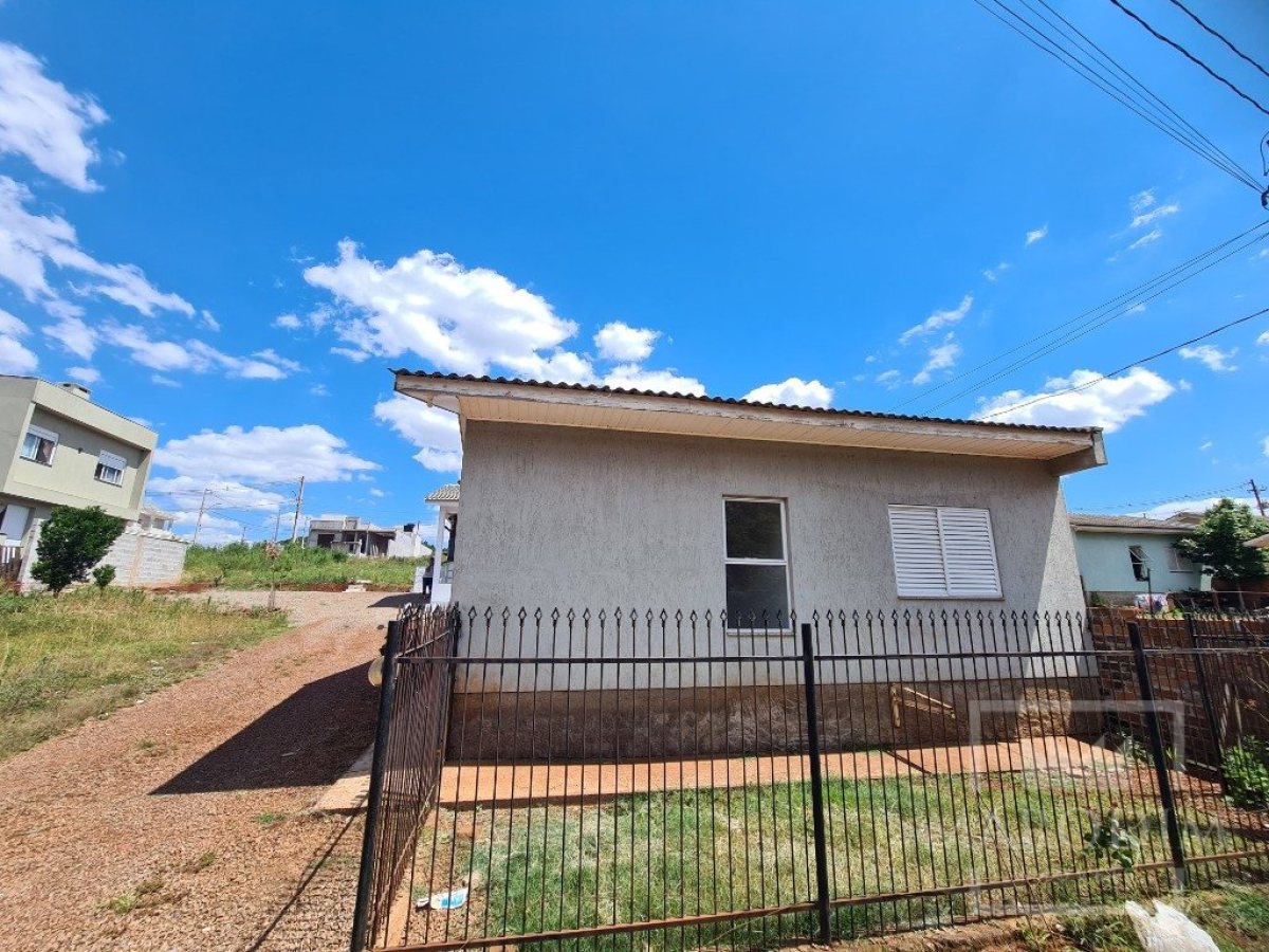 Casa com 52m², 2 dormitórios, Nao suíte, 1 vaga, no bairro Santa Helena em Marau