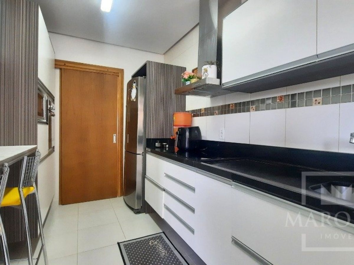 Apartamento com 163m², 3 dormitórios, Sim suíte, 2 vagas, no bairro Centro em Marau