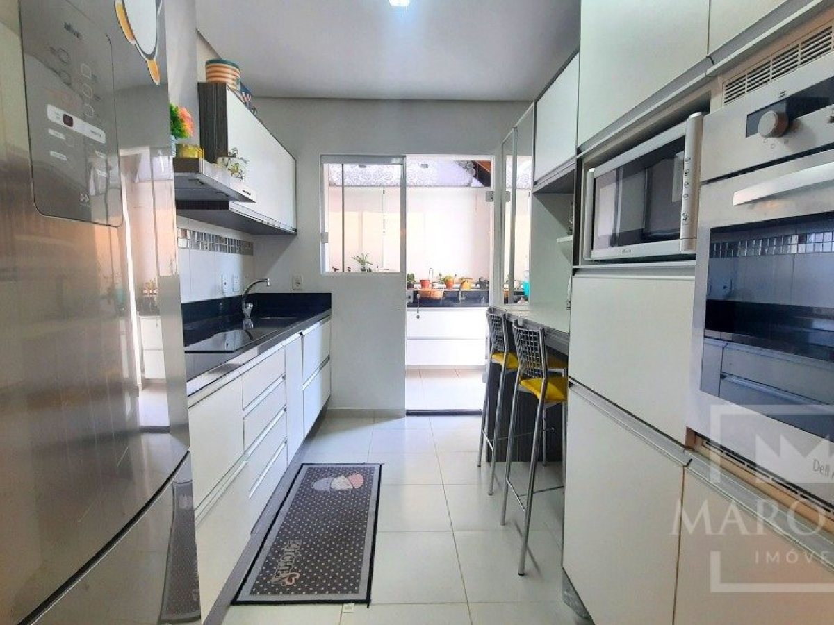 Apartamento com 163m², 3 dormitórios, Sim suíte, 2 vagas, no bairro Centro em Marau
