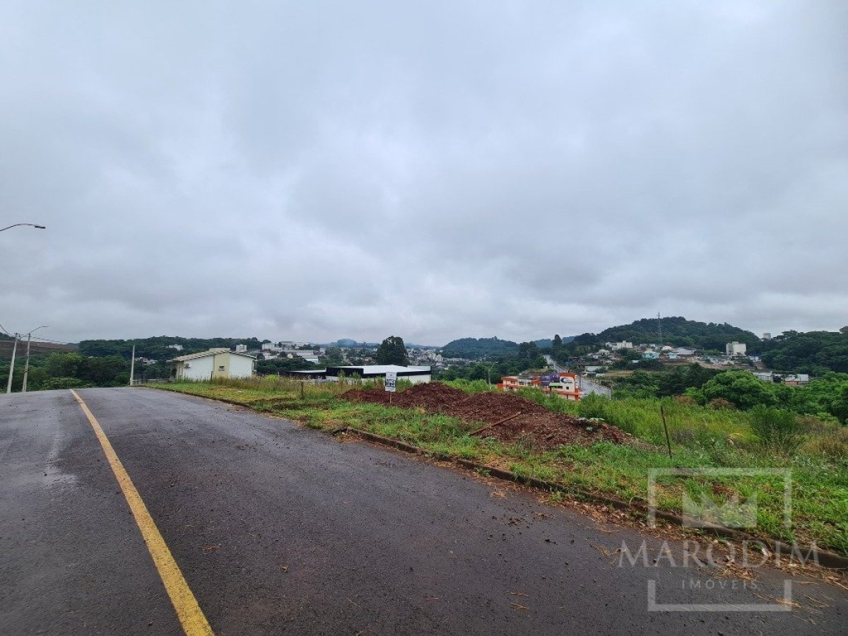 Terreno com 514m², Nao suíte, no bairro Jardim Dourado em Marau