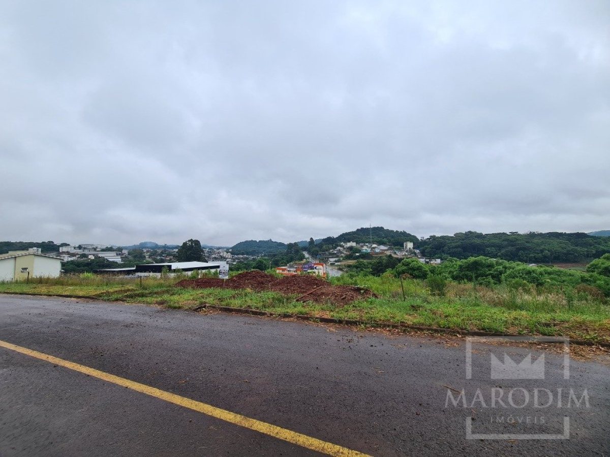 Terreno com 514m², Nao suíte, no bairro Jardim Dourado em Marau