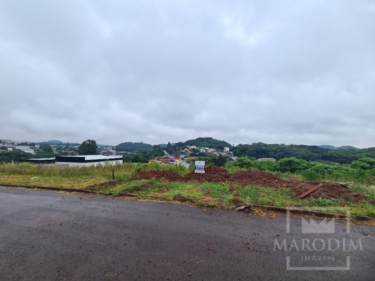 Terreno com 514m², Nao suíte, no bairro Jardim Dourado em Marau