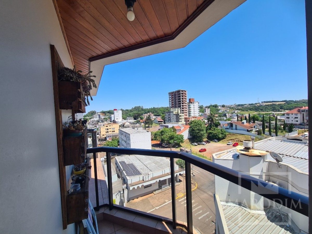 Apartamento com 131m², 3 dormitórios, Sim suíte, 1 vaga, no bairro Centro em Marau