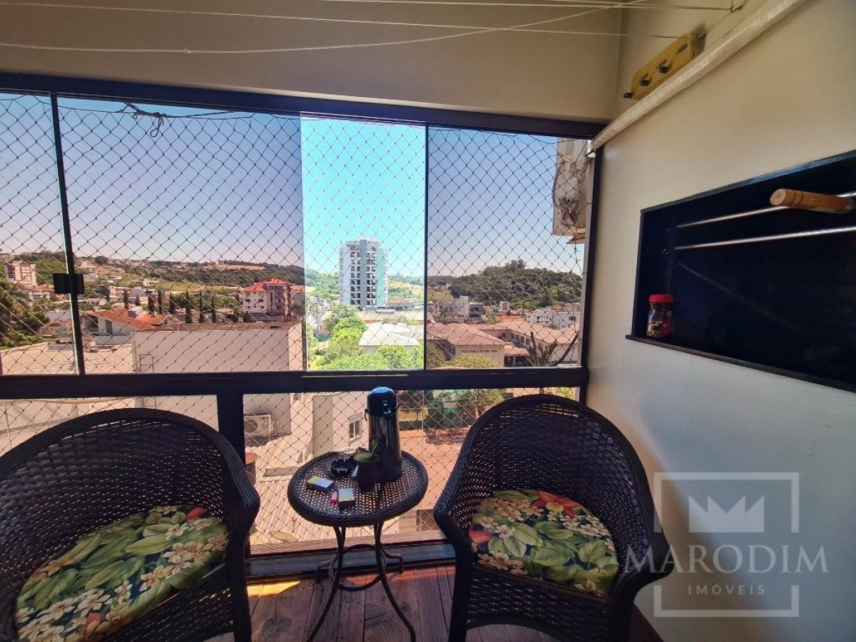 Apartamento com 131m², 3 dormitórios, Sim suíte, 1 vaga, no bairro Centro em Marau