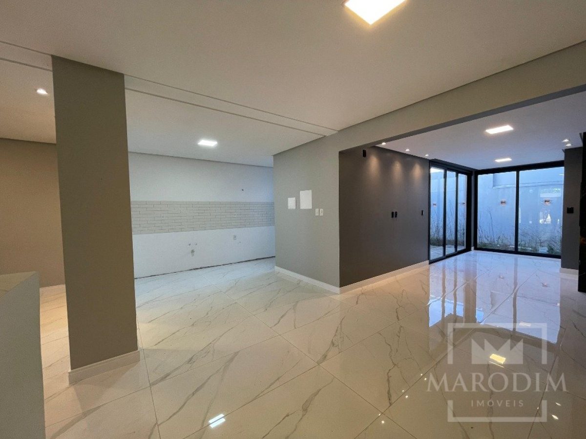 Sobrado com 150m², 2 dormitórios, Nao suíte, 2 vagas, no bairro Loteamento Colina em Marau