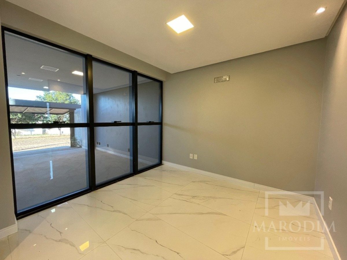 Sobrado com 150m², 2 dormitórios, Nao suíte, 2 vagas, no bairro Loteamento Colina em Marau