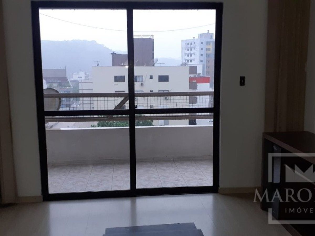 Apartamento com 100m², 2 dormitórios, Nao suíte, 1 vaga, no bairro Centro em Marau