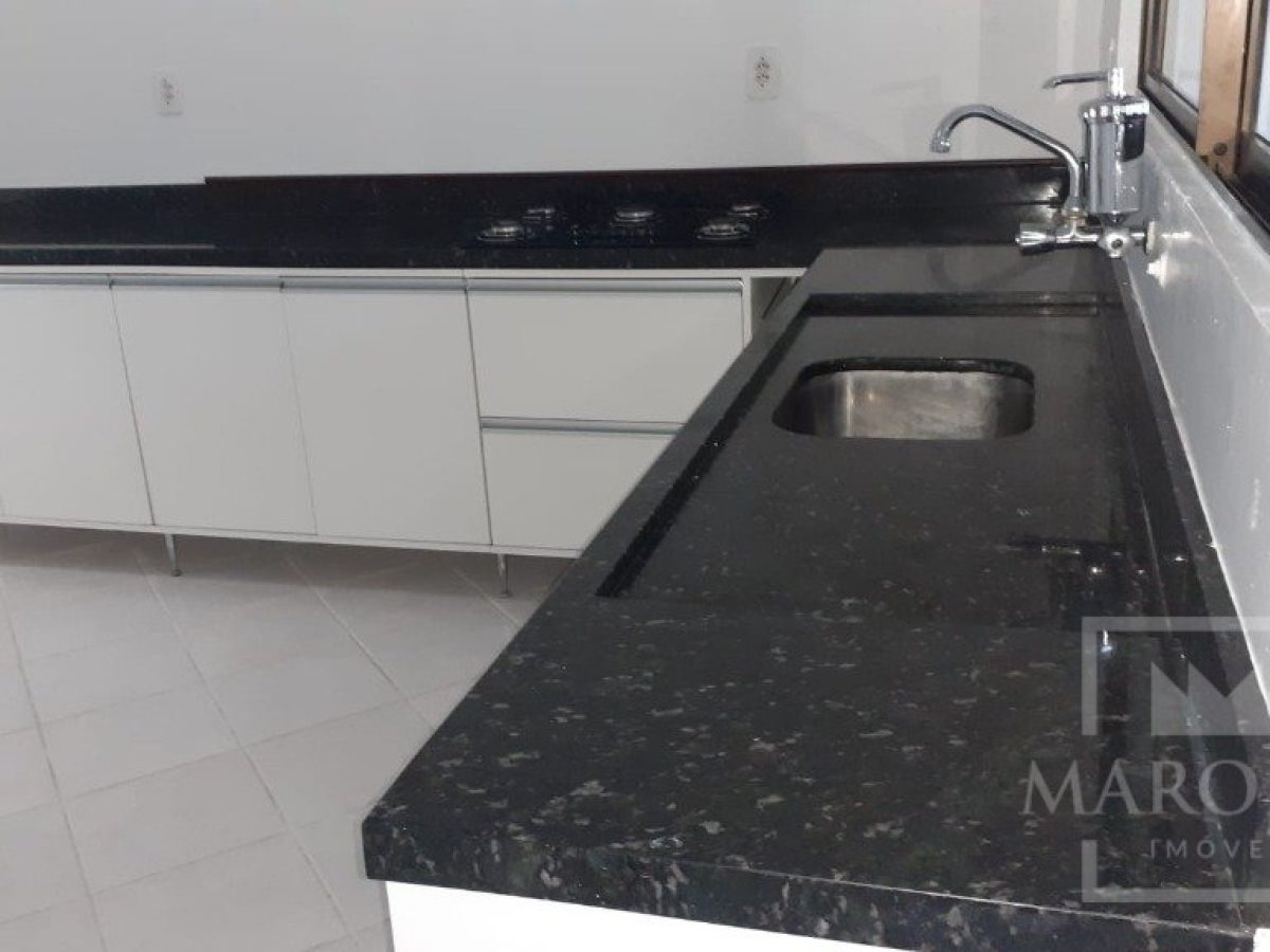 Apartamento com 100m², 2 dormitórios, Nao suíte, 1 vaga, no bairro Centro em Marau