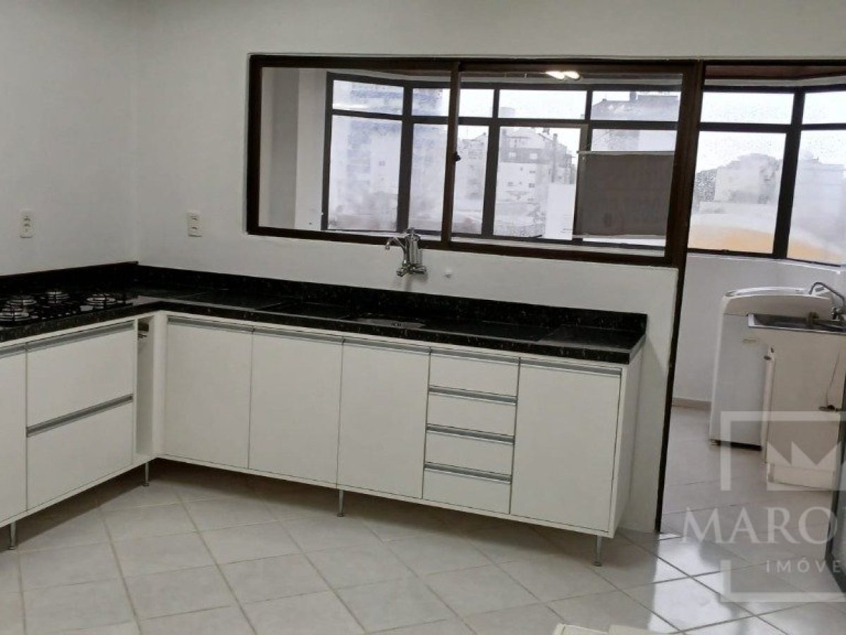 Apartamento com 100m², 2 dormitórios, Nao suíte, 1 vaga, no bairro Centro em Marau