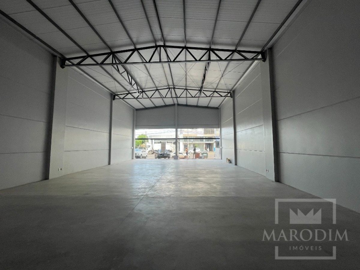 Salas/Conjuntos com 420m², Nao suíte, no bairro Centro em Marau