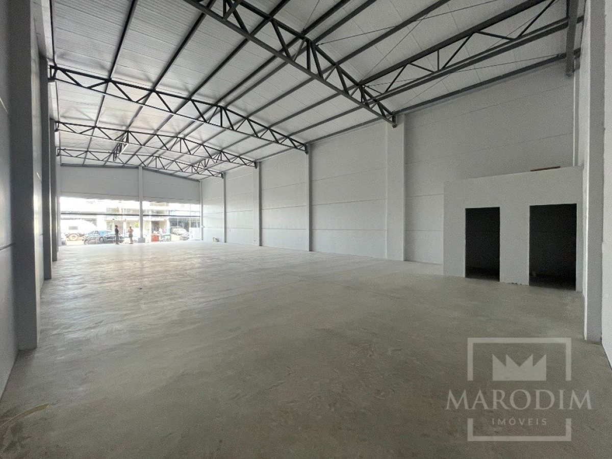 Salas/Conjuntos com 420m², Nao suíte, no bairro Centro em Marau