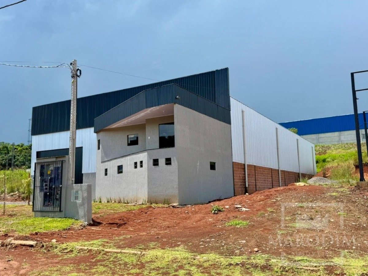 Pavilhão com 985m², Nao suíte, no bairro Distrito Industrial em Marau