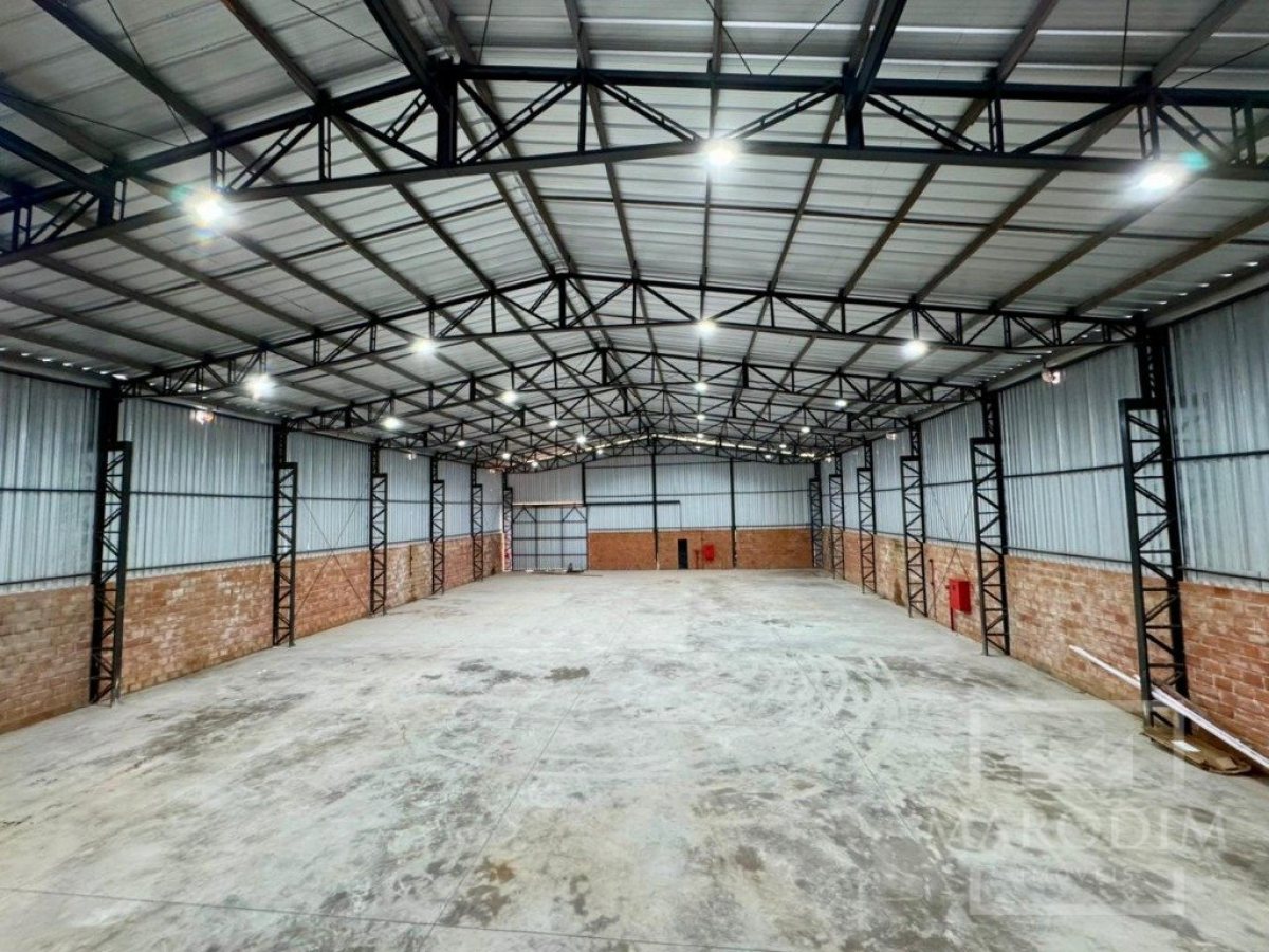 Pavilhão com 985m², Nao suíte, no bairro Distrito Industrial em Marau