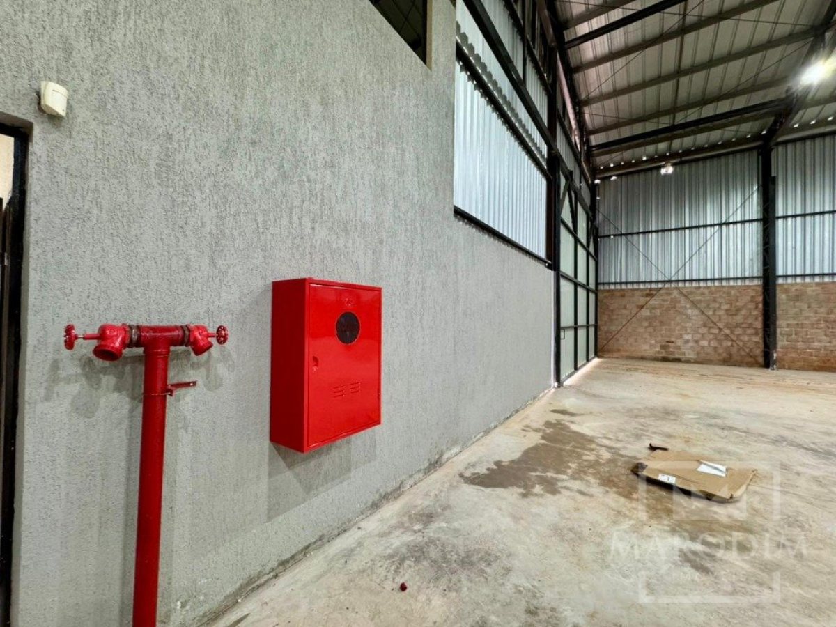 Pavilhão com 985m², Nao suíte, no bairro Distrito Industrial em Marau