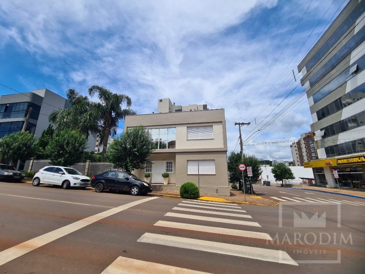 Salas/Conjuntos com 136m², Nao suíte, no bairro Centro em Marau