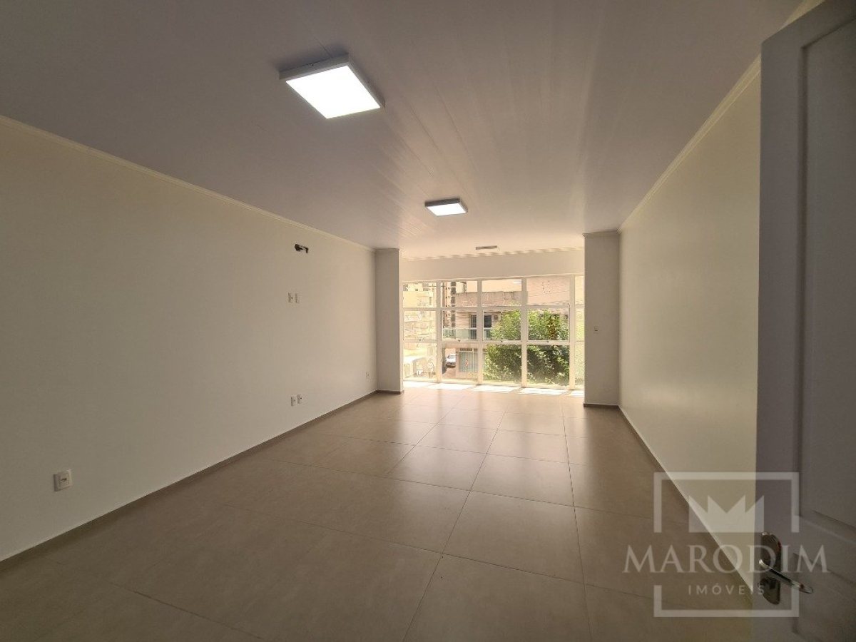 Salas/Conjuntos com 136m², Nao suíte, no bairro Centro em Marau