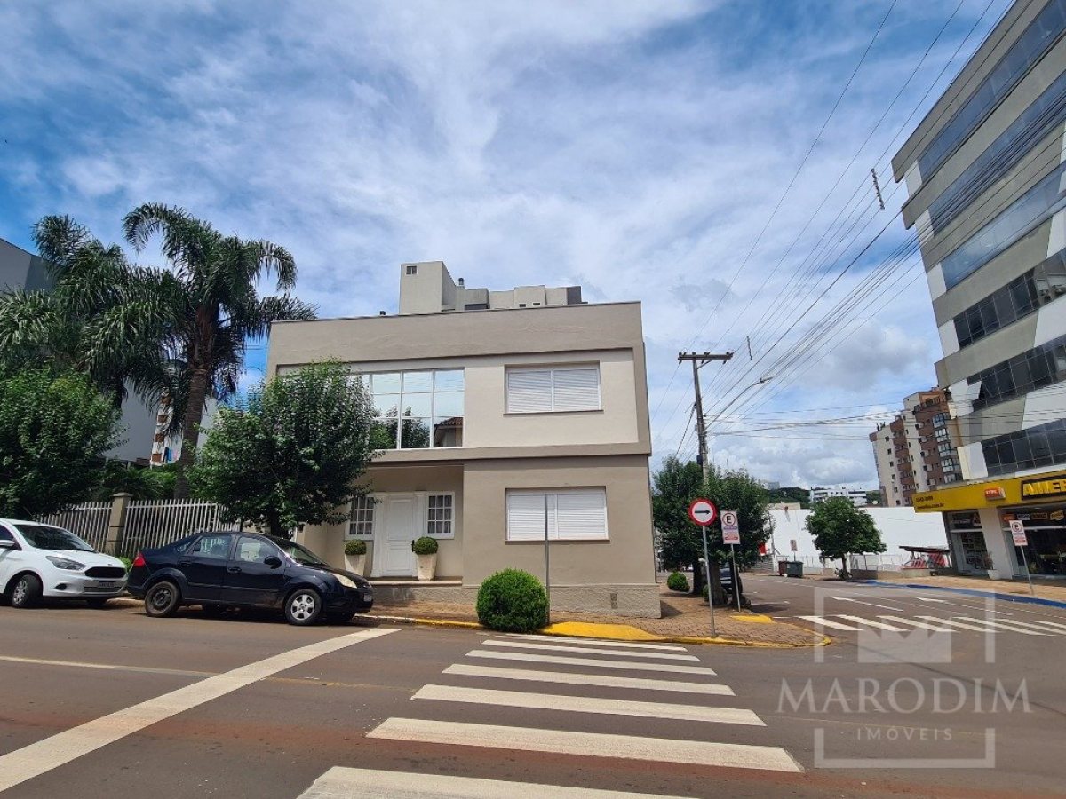 Salas/Conjuntos com 136m², Nao suíte, no bairro Centro em Marau