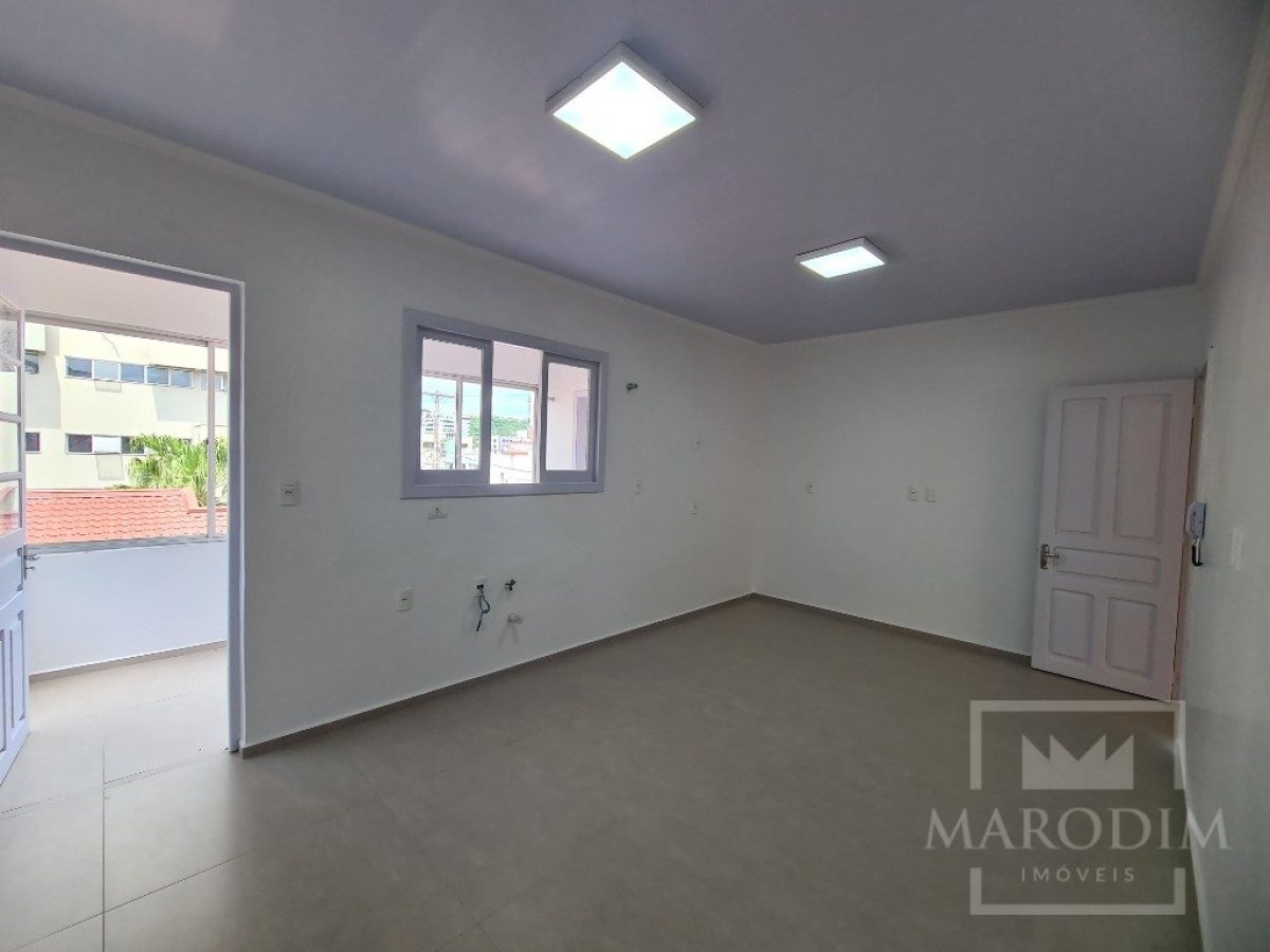 Salas/Conjuntos com 136m², Nao suíte, no bairro Centro em Marau