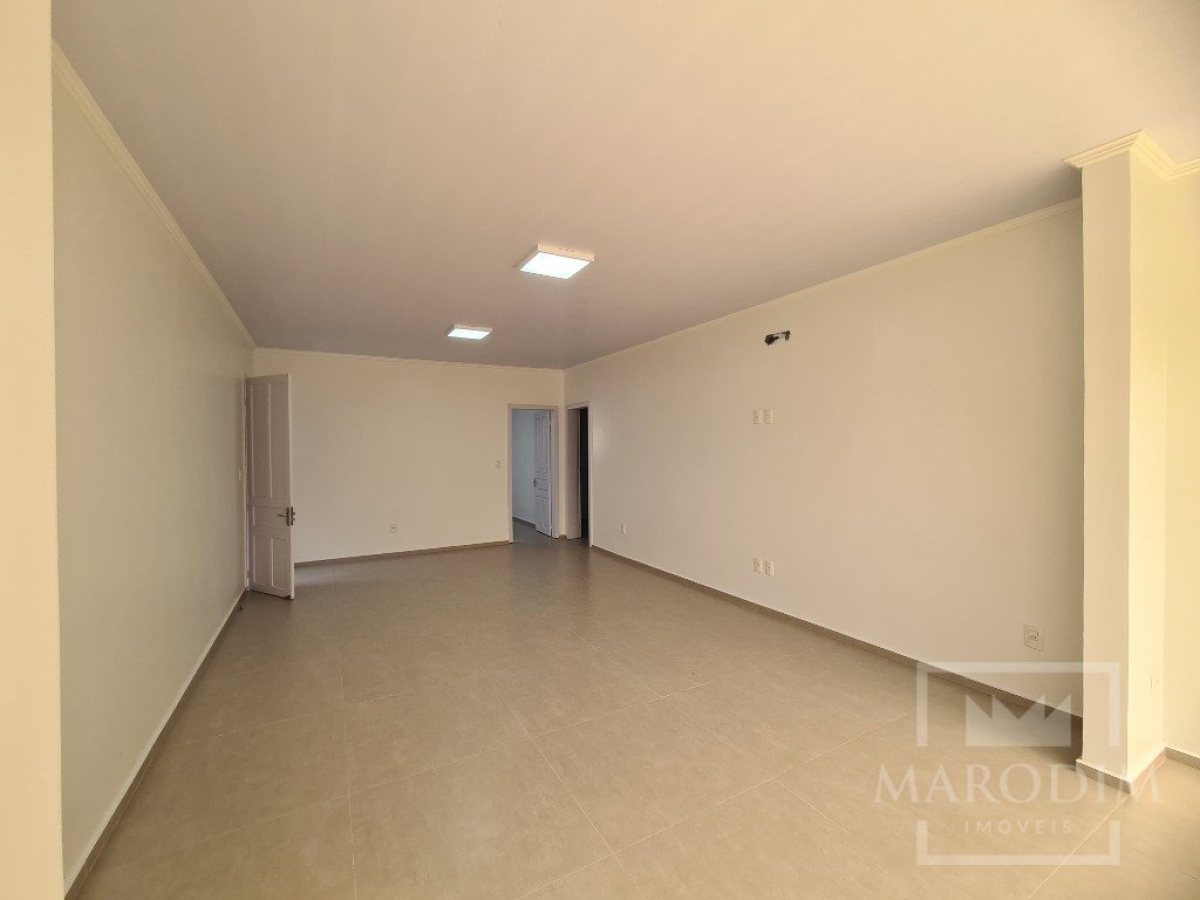 Salas/Conjuntos com 136m², Nao suíte, no bairro Centro em Marau