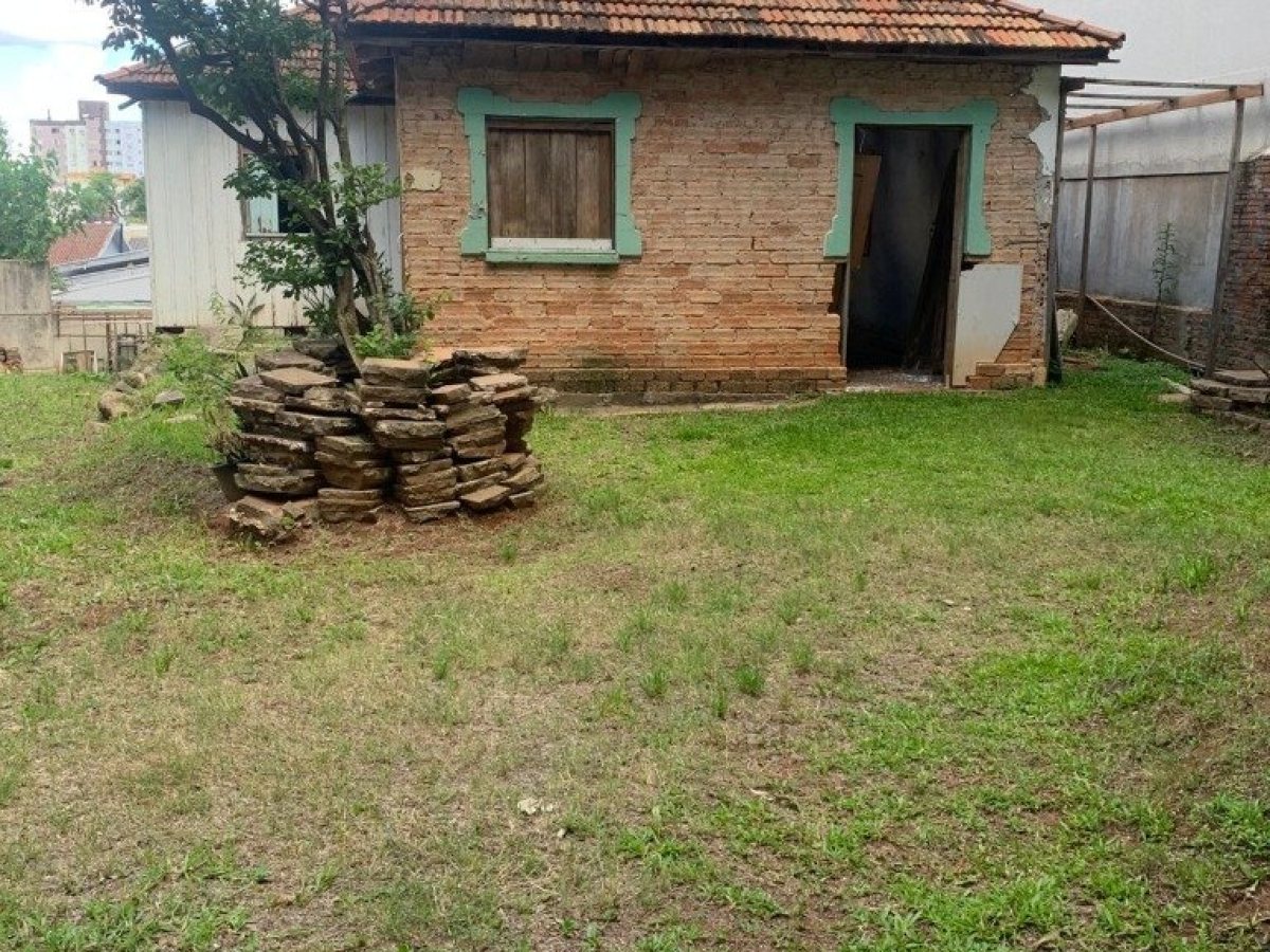 Oportunidade de Negócio com 750m², Nao suíte, no bairro Centro em Passo Fundo