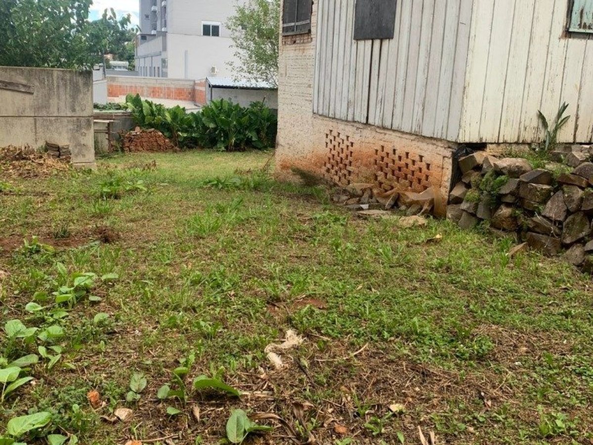 Oportunidade de Negócio com 750m², Nao suíte, no bairro Centro em Passo Fundo