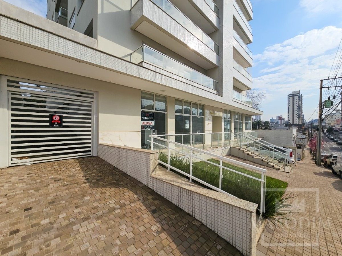 Salas/Conjuntos com 319m², Nao suíte, no bairro Centro em Marau